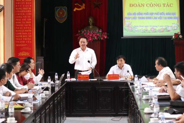 moj.gov.vn - Thứ trưởng Bộ Tư pháp Nguyễn Thanh Ngọc làm việc tại Ninh Bình về công tác phổ biến, giáo dục pháp luật