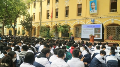 Đoàn Luật sư TP. Hà Nội tuyên truyền pháp luật cho học sinh Trường THPT Phan Đình Phùng 